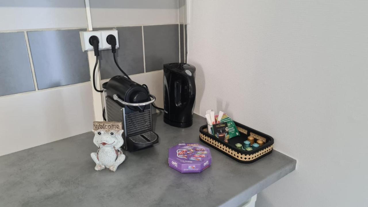 Appartement Rethel - Netflix - Marc & Cecile Bagian luar foto