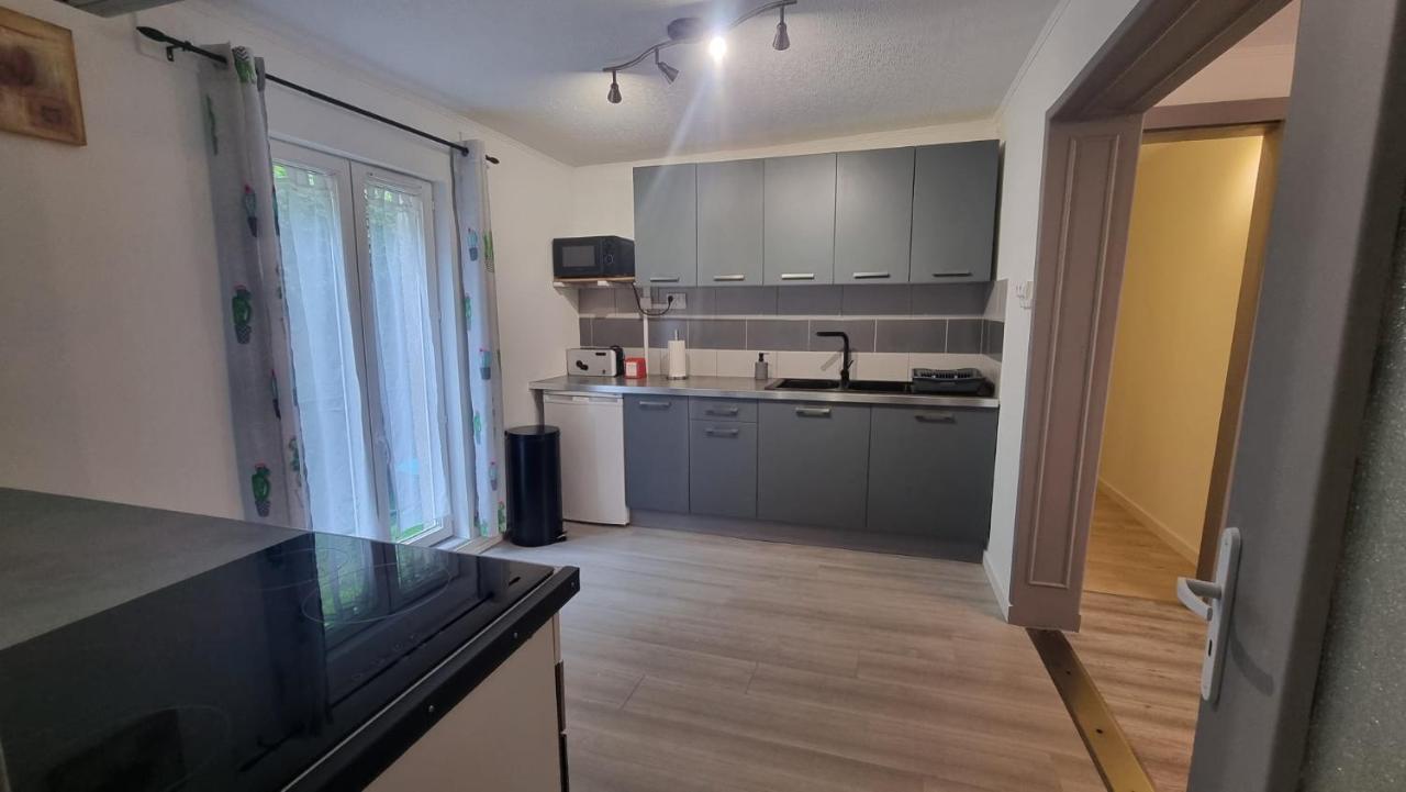 Appartement Rethel - Netflix - Marc & Cecile Bagian luar foto