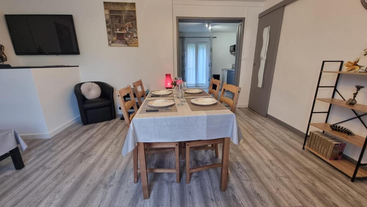 Appartement Rethel - Netflix - Marc & Cecile Bagian luar foto